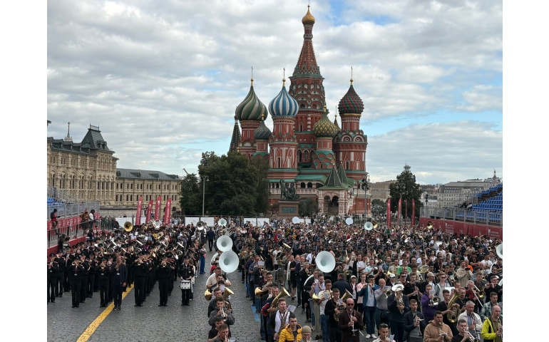 Цэргийн дуу бүжгийн эрдмийн чуулга Москвад бие даасан тоглолт хийнэ