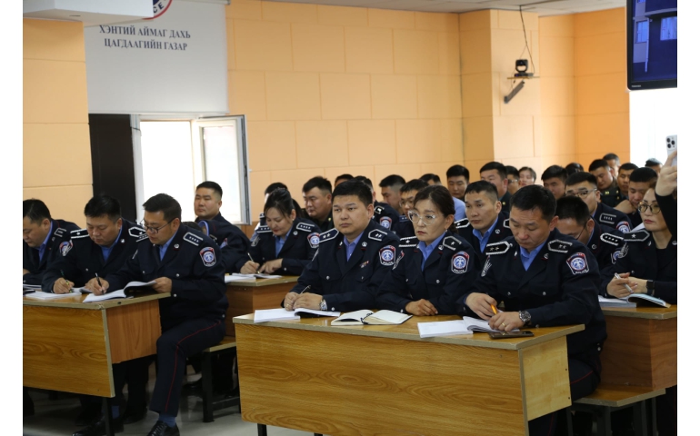 Хэнтий: Цагдаагийн алба хаагчдад 10 сая төгрөгийн тоног төхөөрөмж олгожээ